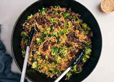 طرز تهیه نودل گوشت خوشمزه و آسان با سس هویسین خانگی طرز تهیه نودل گوشت خوشمزه و آسان با سس هویسین خانگی